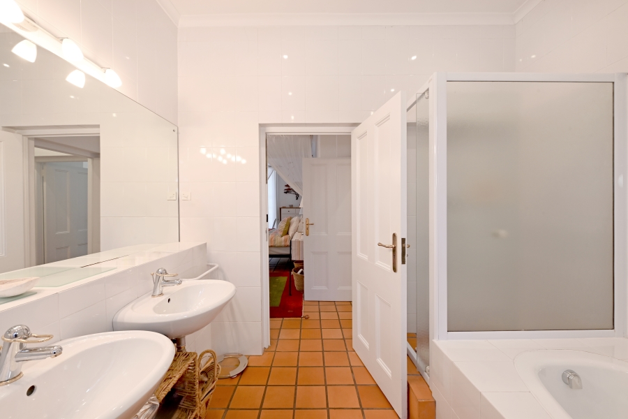 2 Bedroom Property for Sale in Newlands Western Cape